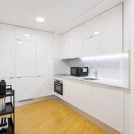 Modern & Flat W/ Garage By Hostwise *