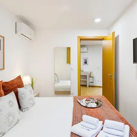 Apartman Modern & Flat W/ Garage By Hostwise *