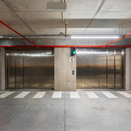 Modern & Flat W/ Garage By Hostwise Porto