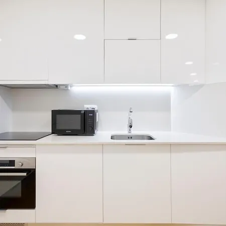 Modern & Flat W/ Garage By Hostwise