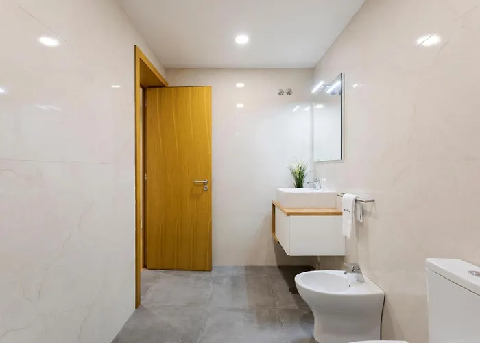 Modern & Flat W/ Garage By Hostwise Apartman