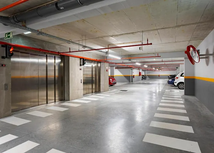 Apartman Modern & Flat W/ Garage By Hostwise *