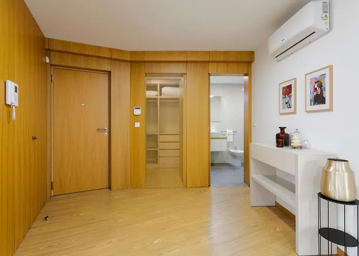 Modern & Flat W/ Garage By Hostwise Porto