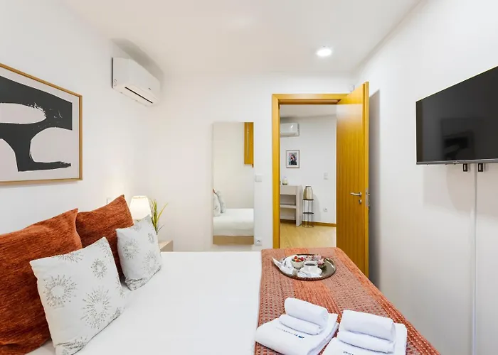 Apartman Modern & Flat W/ Garage By Hostwise *