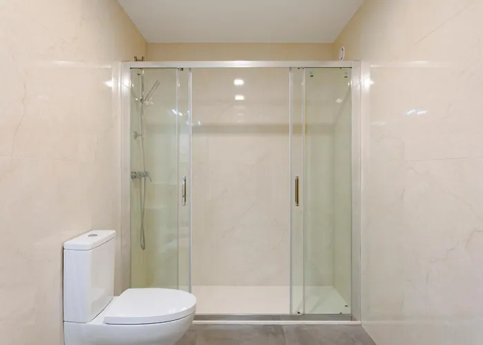 Apartment Modern & Flat W/ Garage By Hostwise *