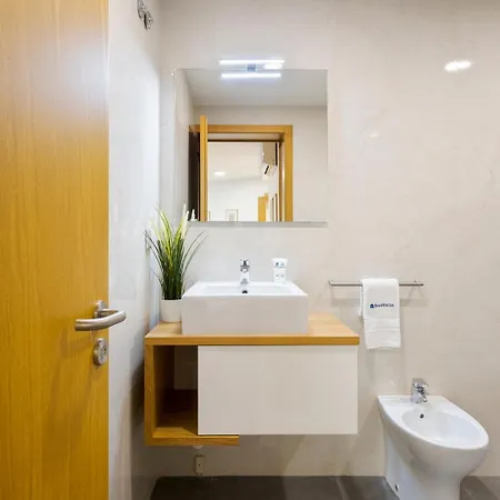 Апартаменты Modern & Flat W/ Garage By Hostwise Порту